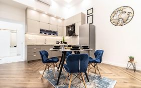 Assea Elegant Apartment With 2 Bedroom In Downtown